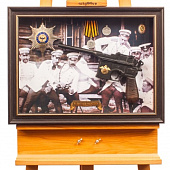 Коллаж с музером (копия) на фоне постера «Господа офицеры 1908», лентой «За верность традициям»